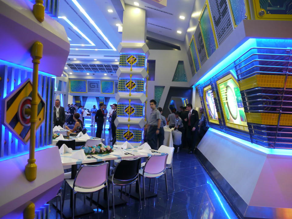 Interior of the Starbot Cafe. (Yahoo! photo/Fann Sim)