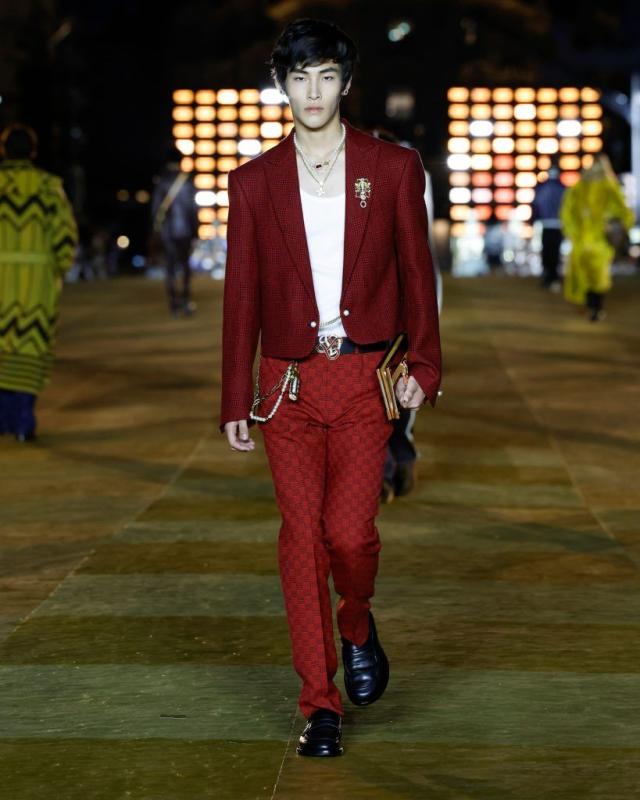 Latest Fashion Brand Updates, Campaigns & Shows  LE MILE Magazine News  Blog - Pharrell Williams Ushers in a New Dawn with Louis Vuitton  Spring-Summer 2024 Men's Collection - LE MILE