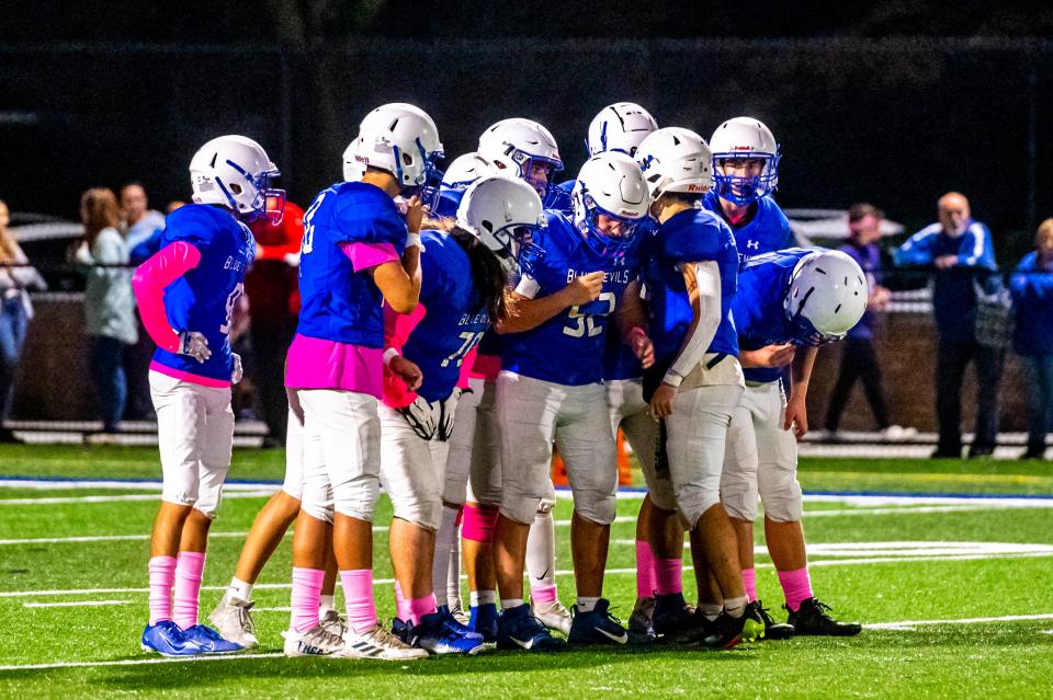 Fairhaven's Jayce Duarte calls out the play to the offense.