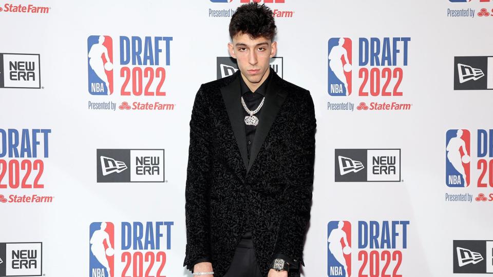 NEW YORK, NEW YORK - JUNE 23: Chet Holmgren poses for photos on the red carpet during the 2022 NBA Draft at Barclays Center on June 23, 2022 in New York City. NOTE TO USER: User expressly acknowledges and agrees that, by downloading and or using this photograph, User is consenting to the terms and conditions of the Getty Images License Agreement. (Photo by Arturo Holmes/Getty Images)