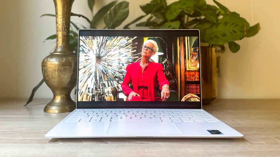 best student computer: Dell XPS 13 OLED review