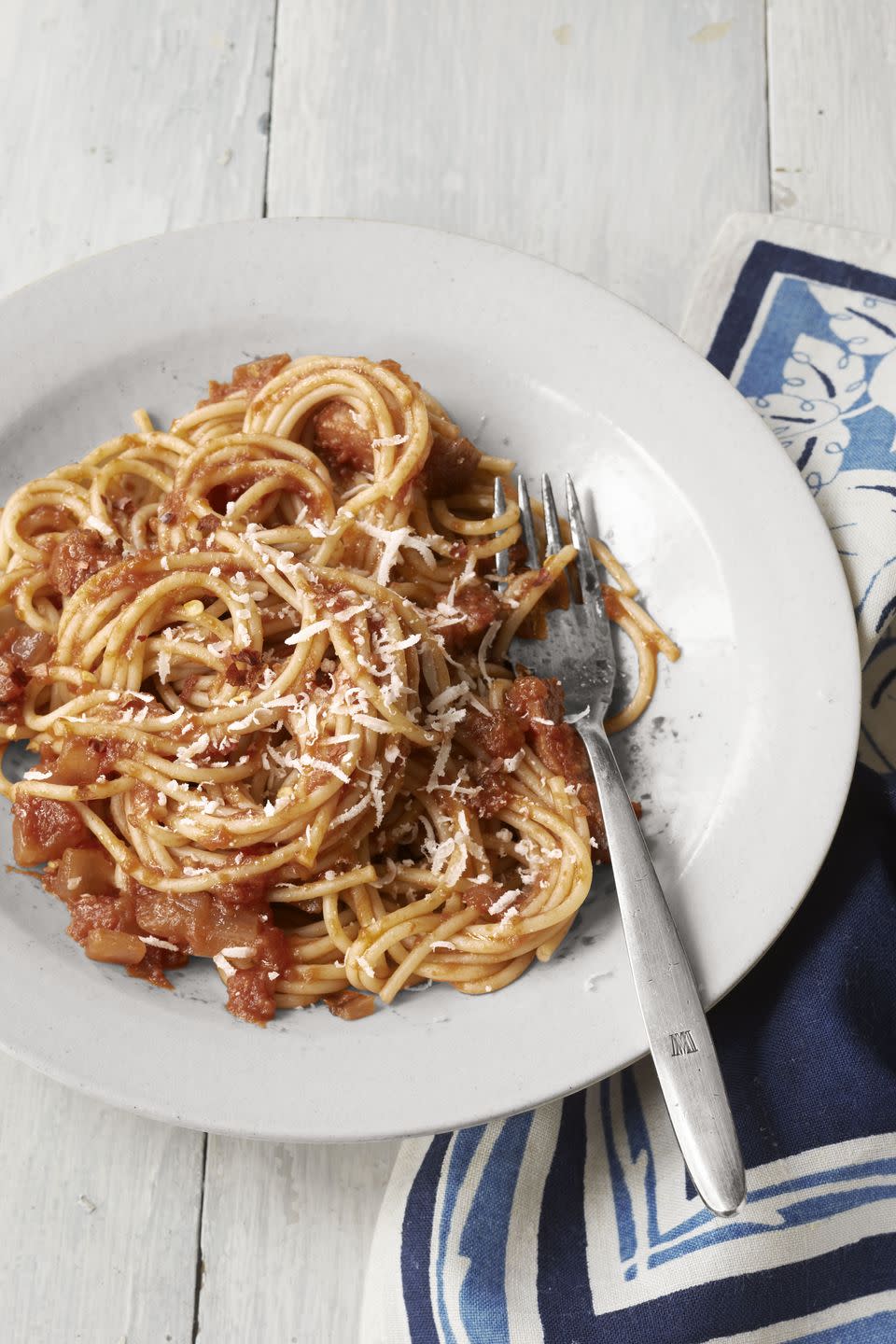 Spaghetti with Red Onion and Bacon