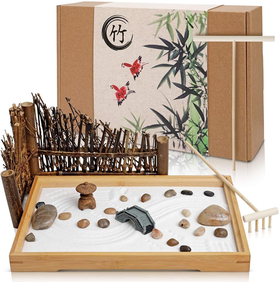 Japanese Zen Garden Kit for Desk (Photo: Amazon)


