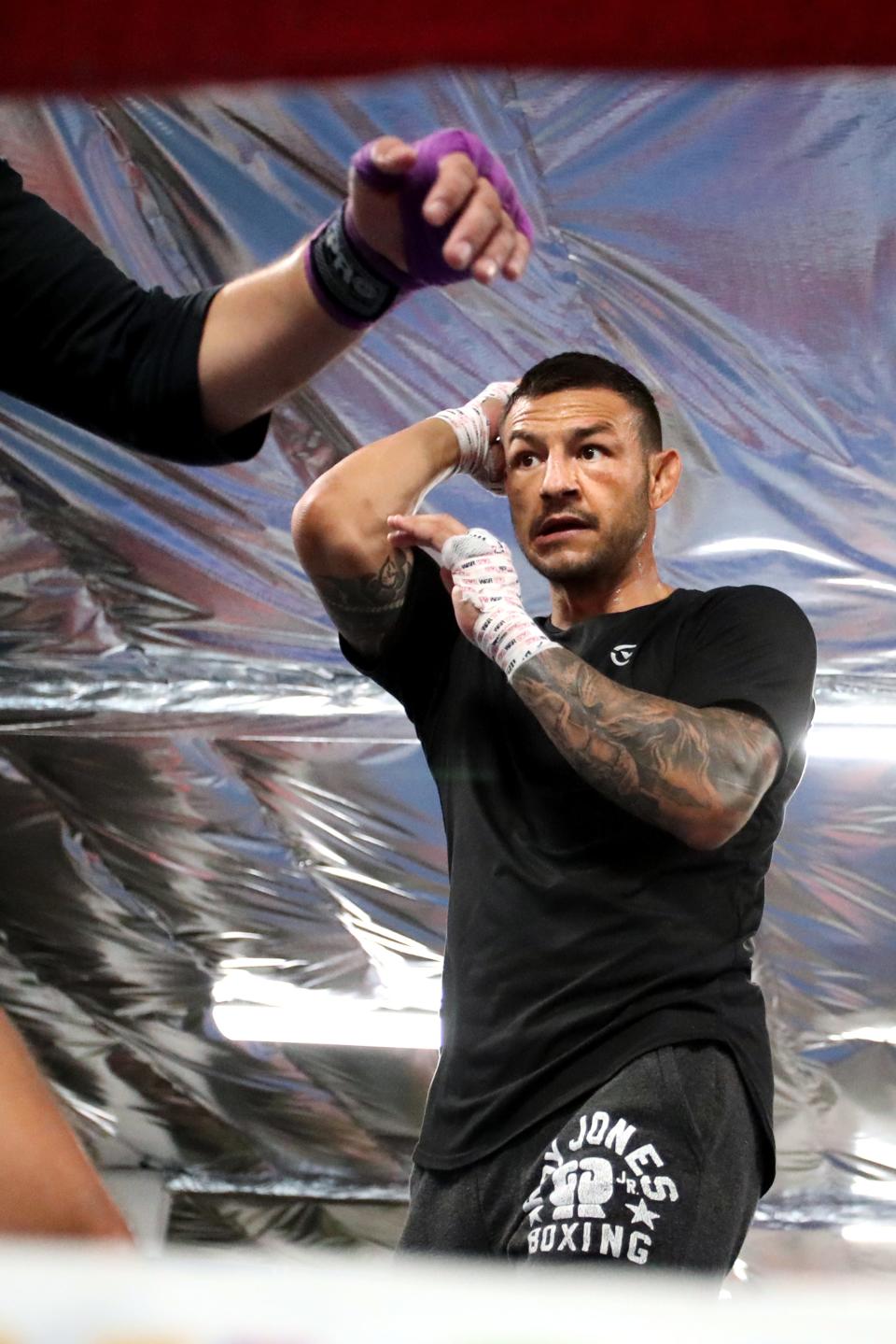 Cub Swanson trains for his next fight in the UFC's bantamweight division in Indio, Calif., on August 22, 2022. 