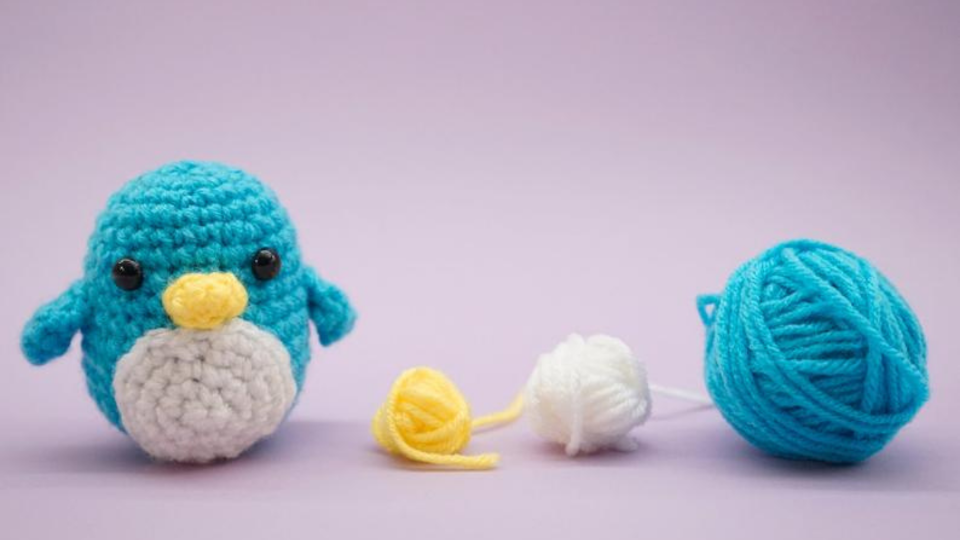 Best DIY gifts: Beginner Crochet Penguin Kit