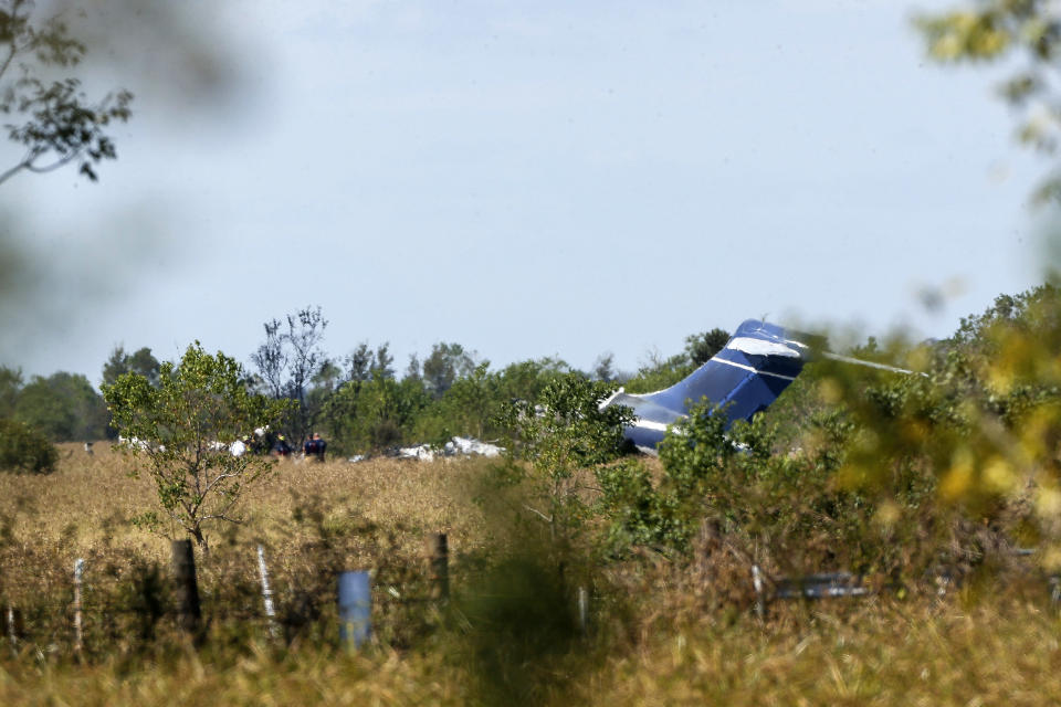 Image: Texas plane crash (Godofredo A. Vasquez / Houston Chronicle via AP)