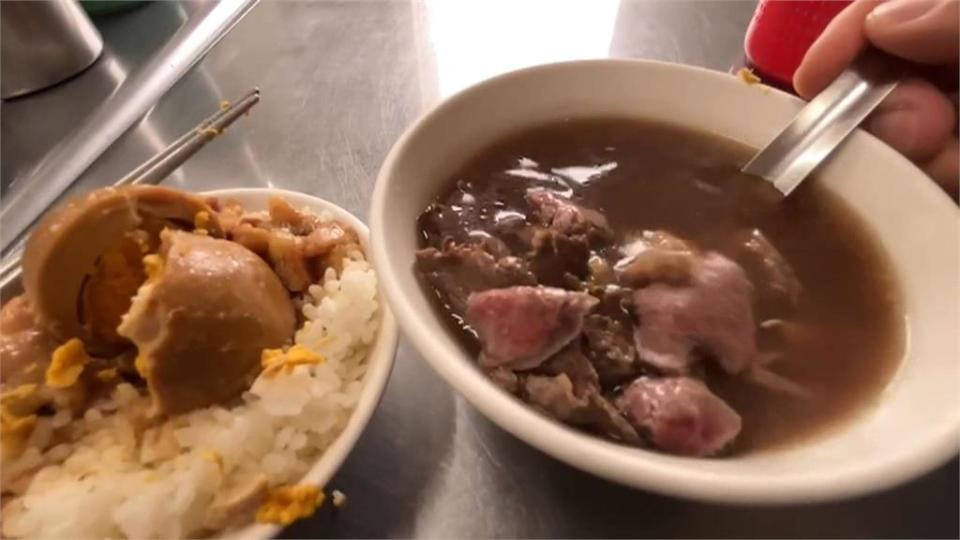 來台南這家點120元牛肉湯　附肉燥飯滷蛋免費無限吃