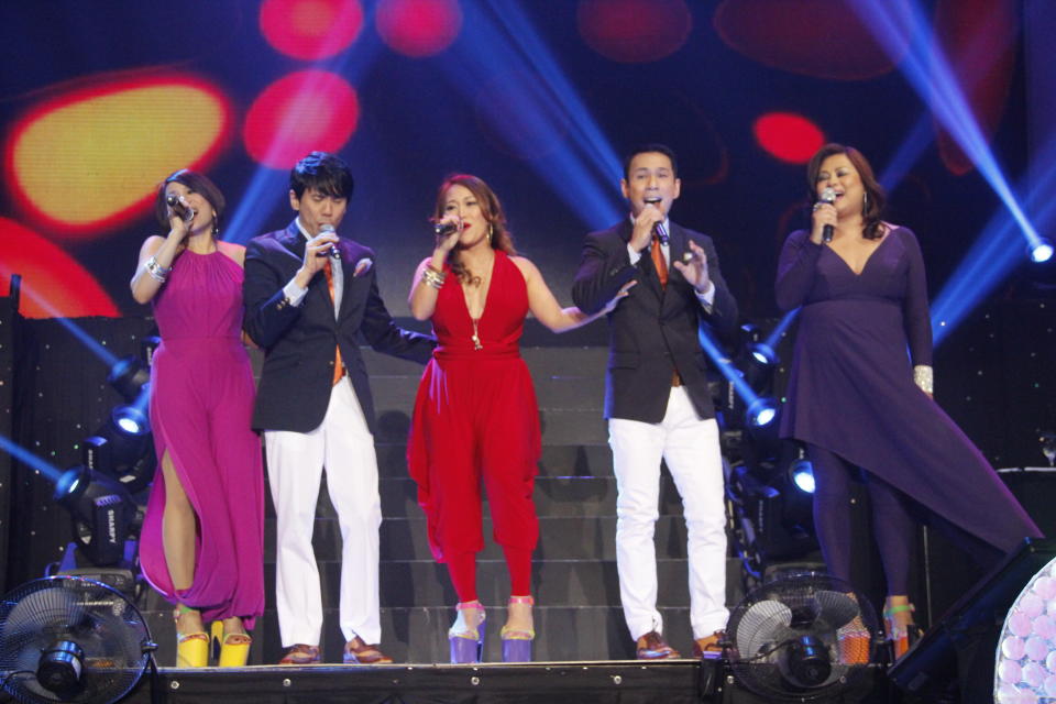 The Company (Photo courtesy of VIVA Concerts)