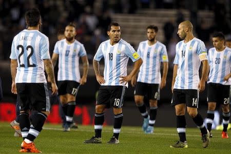 Argentina's players react at the end of their 2018 World Cup qualifying soccer match against Ecuador at the Antonio Vespucio Liberti stadium in Buenos Aires, Argentina, October 8, 2015. REUTERS/Enrique Marcarian