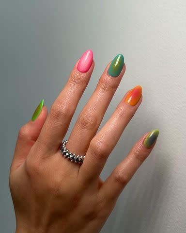 <p>Instagram <a href="https://www.instagram.com/nailartbyqueenie/" data-component="link" data-source="inlineLink" data-type="externalLink" data-ordinal="1">@nailartbyqueenie</a></p>