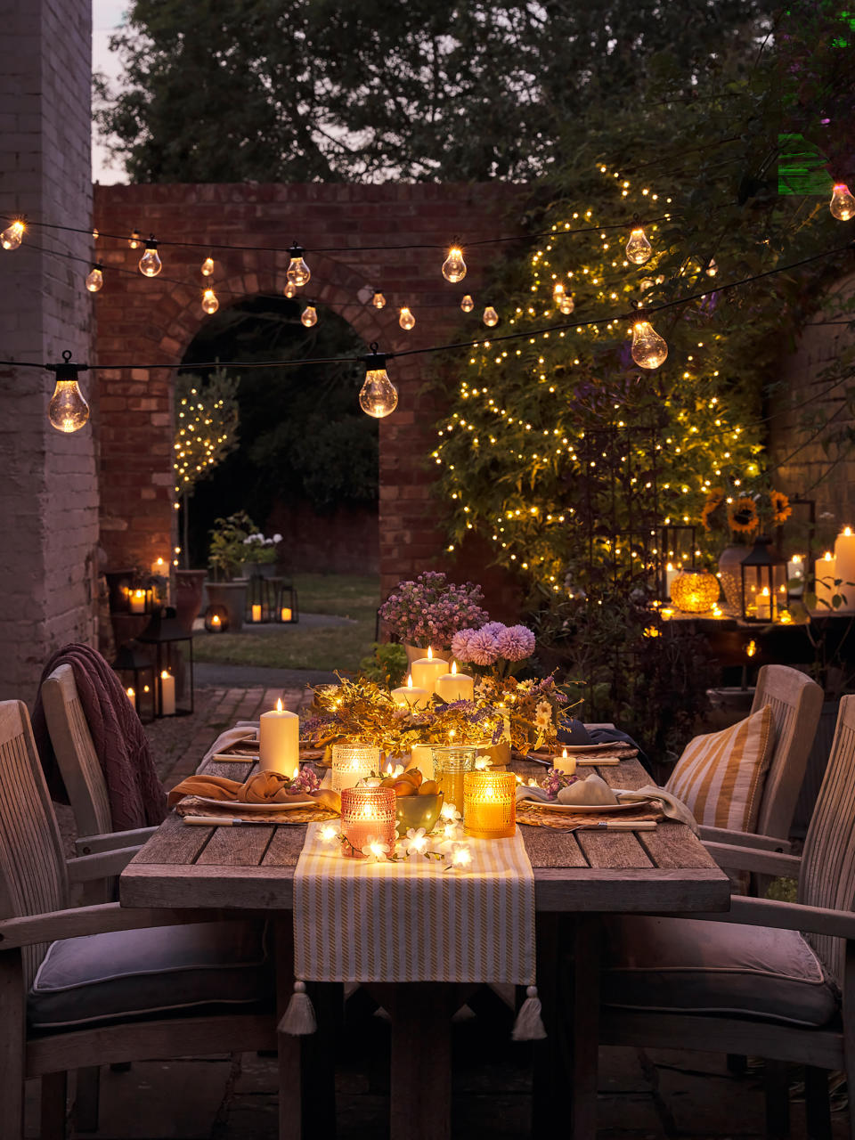 12. Create rustic style with festoon lights