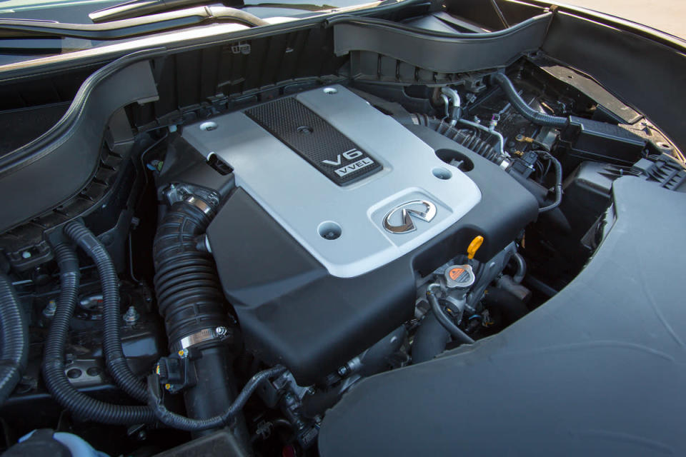 Infiniti QX70 3.7L engine