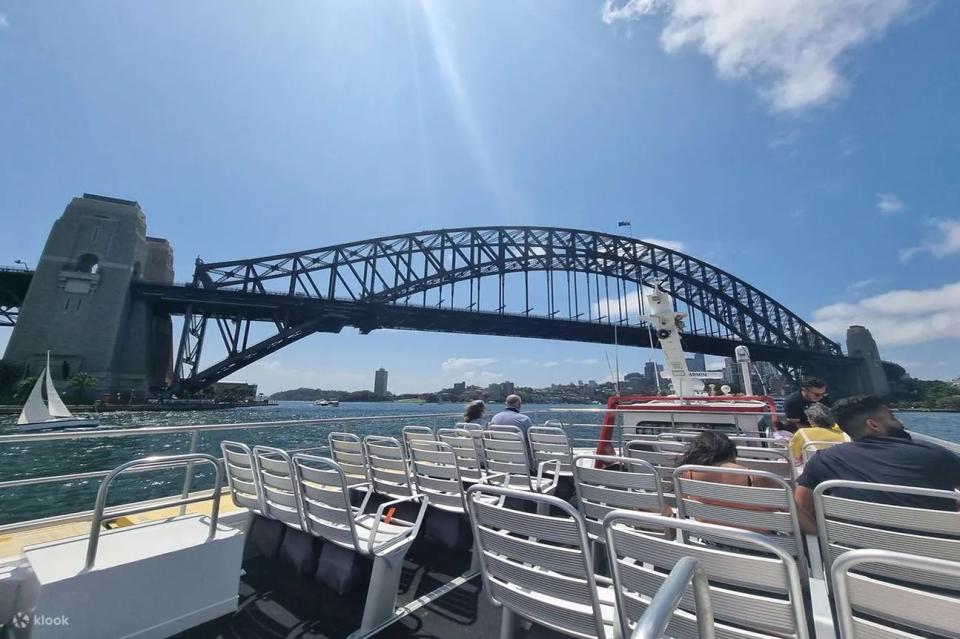 Sydney Harbour Hopper Sightseeing Cruise. (Photo: Klook SG)