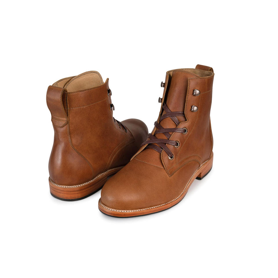 gift-guide-men-adelante-boots