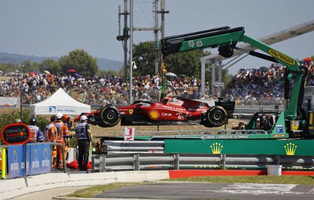 Charles Leclerc empieza a hartarse de Ferrari: Voy a tener que hablar con  el equipo