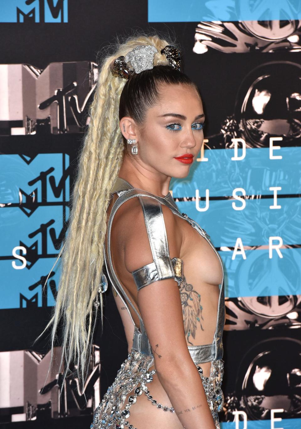 Miley Cyrus posing at the 2015 MTV Video Music Awards.