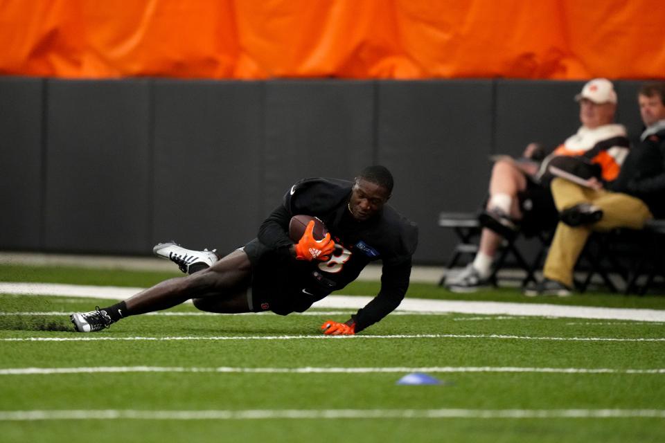 Cincinnati Bengals defensive back DJ Ivey participates in drills during the team’s rookie mini camp, Friday, May 12, 2023, inside the team’s indoor practice bubble in Cincinnati.