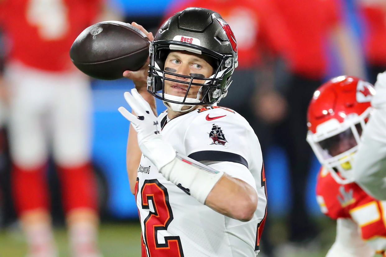 Tom Brady (12) of the Buccaneers throws a pass during the Super Bowl LV game between the Kansas City Chiefs and the Tampa Bay Buccaneers on February 7, 2021 at Raymond James Stadium, in Tampa, FL. (Photo by Cliff Welch/Icon Sportswire via Getty Images)