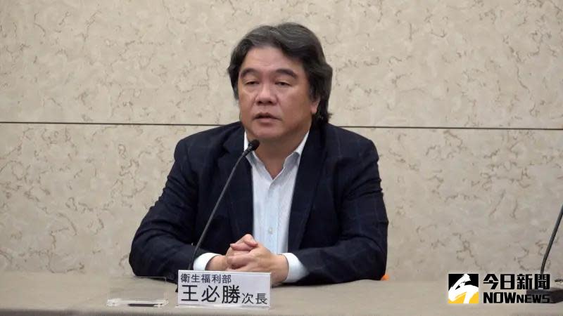 ▲衛福部次長王必勝今（29）日表示，在檢驗食材不分，供應商目前沒問題，但寶林前一批粿條仍可疑。（圖／記者嚴俊強攝，2024.03.29）