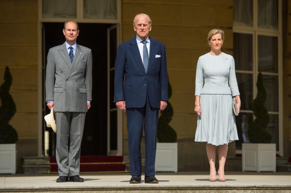 Prince Edward, Earl of Wessex, Prince Philip, Duke of Edinburgh and Sophie, Countess of Wessex attend the Duke of Edinburgh Award's 60th Anniversary Garden Party at Buckingham Palace on May 16, 2016 (Getty Images)