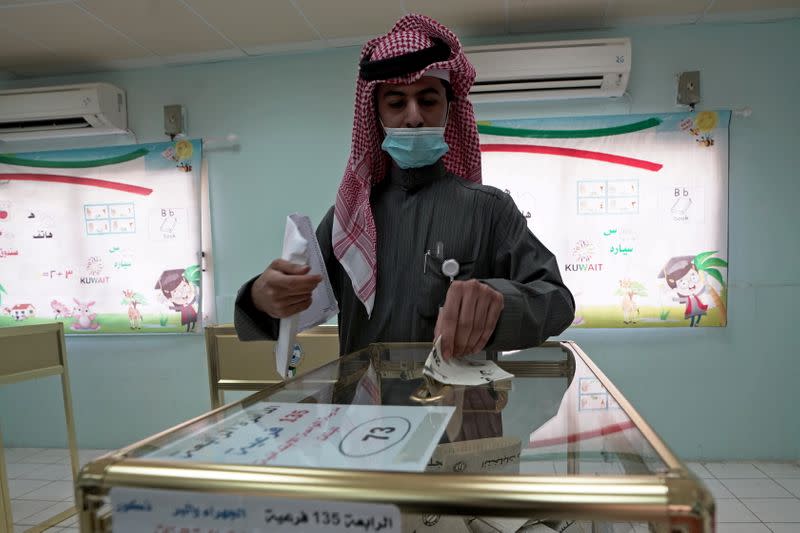 Kuwait holds parliamentary elections