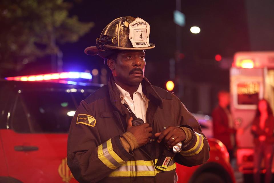 eamonn walker, chicago fire, season 11