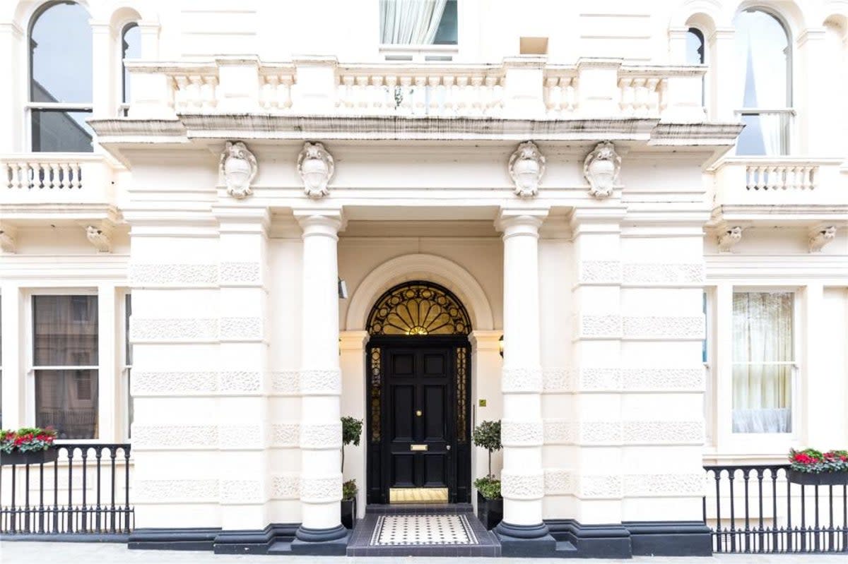 Edoardo Mapelli Mozzi’s Lancaster Gate flat can be rented for £4,550 pcm (Rightmove)