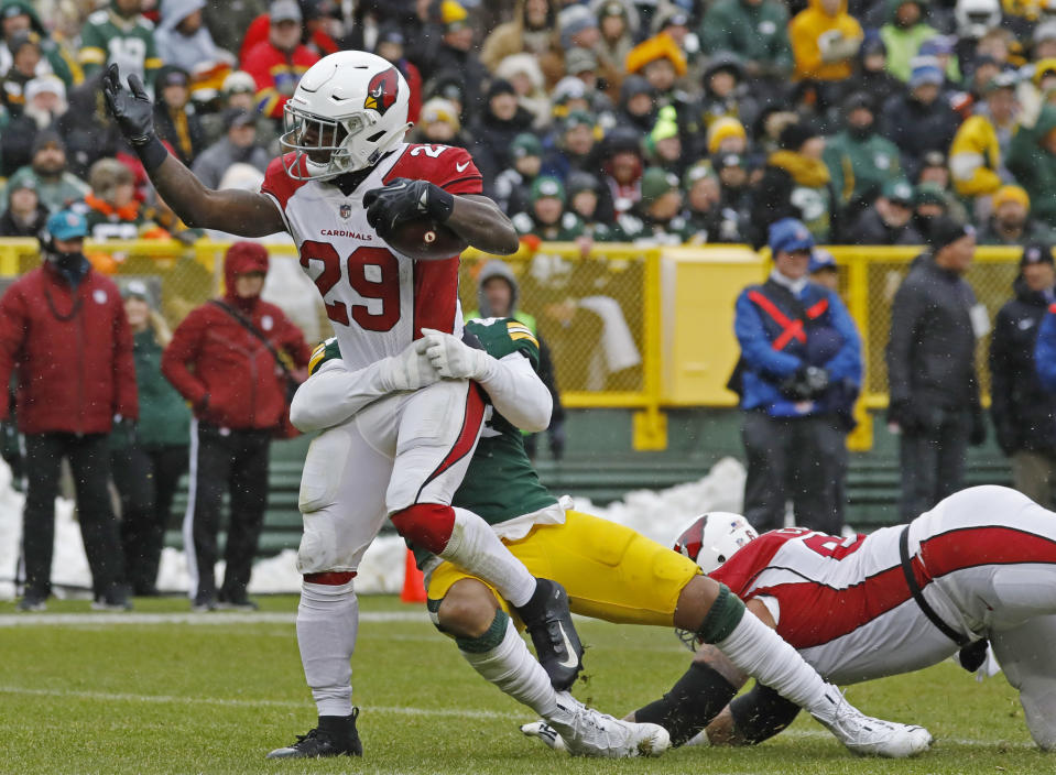 Arizona Cardinals running back Chase Edmonds (29) rushes for a touchdown during the first half of an NFL football game against the Green Bay Packers Sunday, Dec. 2, 2018, in Green Bay, Wis. (AP Photo/Jeffrey Phelps)