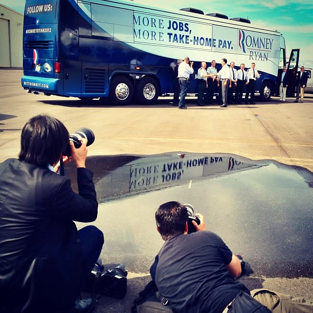 Snap packers @charlesdharapak & @sullyfoto get the Romney reflective shot in St Pete FL - <a href="https://twitter.com/hollybdc" rel="nofollow noopener" target="_blank" data-ylk="slk:@hollybdc;elm:context_link;itc:0;sec:content-canvas" class="link ">@hollybdc</a>, via Twitter