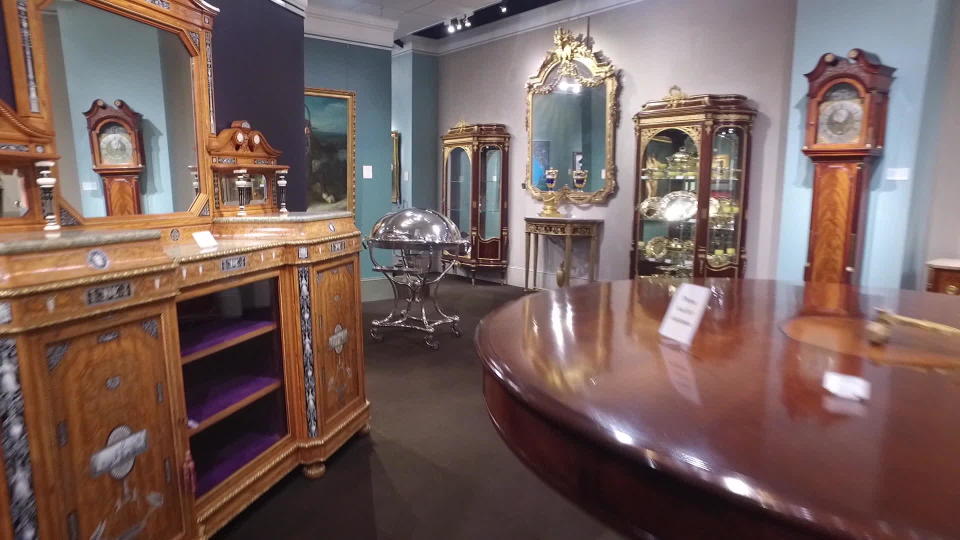 The nearly-40,000-sq.-foot M.S. Rau Antiques, in New Orleans. / Credit: CBS News