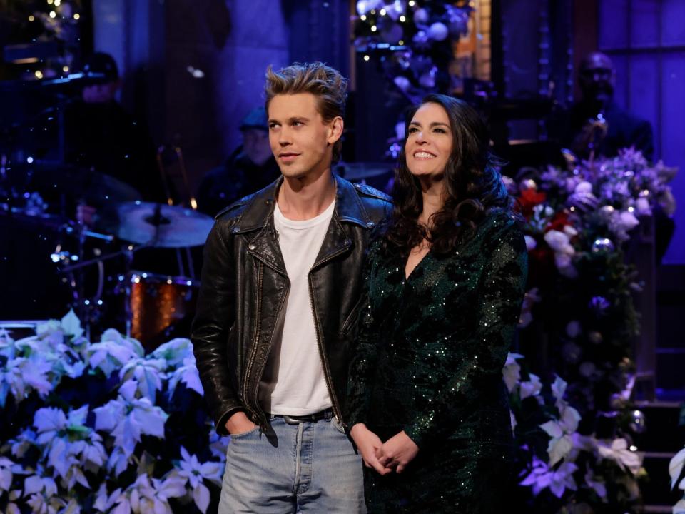 Austin Butler and Cecily Strong during the Blue Christmas sketch on Saturday, December 17, 2022.