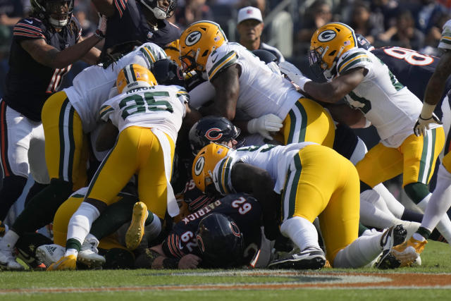 Chicago Bears QB Justin Fields begins big season with lackluster  performance in loss to Green Bay