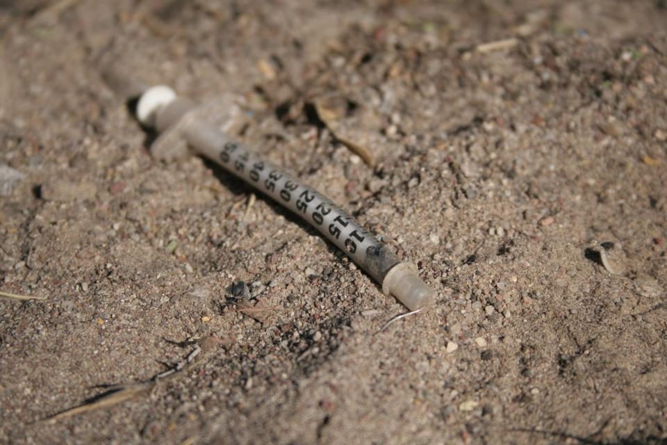 Une seringue usagée au sol (Photo d'illustration). - Flickr - CC Commons - Kevin Karns Family