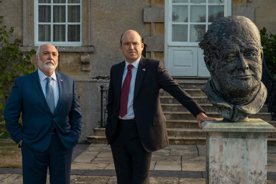 Miguel Ganon (Miguel Sandoval) and Nicol Trowbridge (Rory Kinnear) in The Diplomat (Netflix)