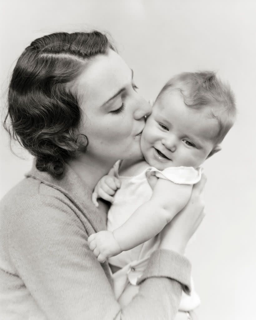 1930s brunette woman