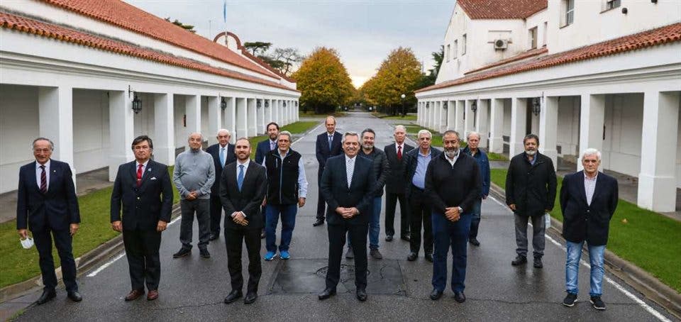 Uno de los primeros encuentros con empresarios y sindicalistas, en Olivos