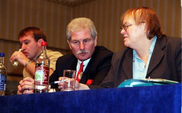 Keith Hellawell, centre, and Mo Mowlam