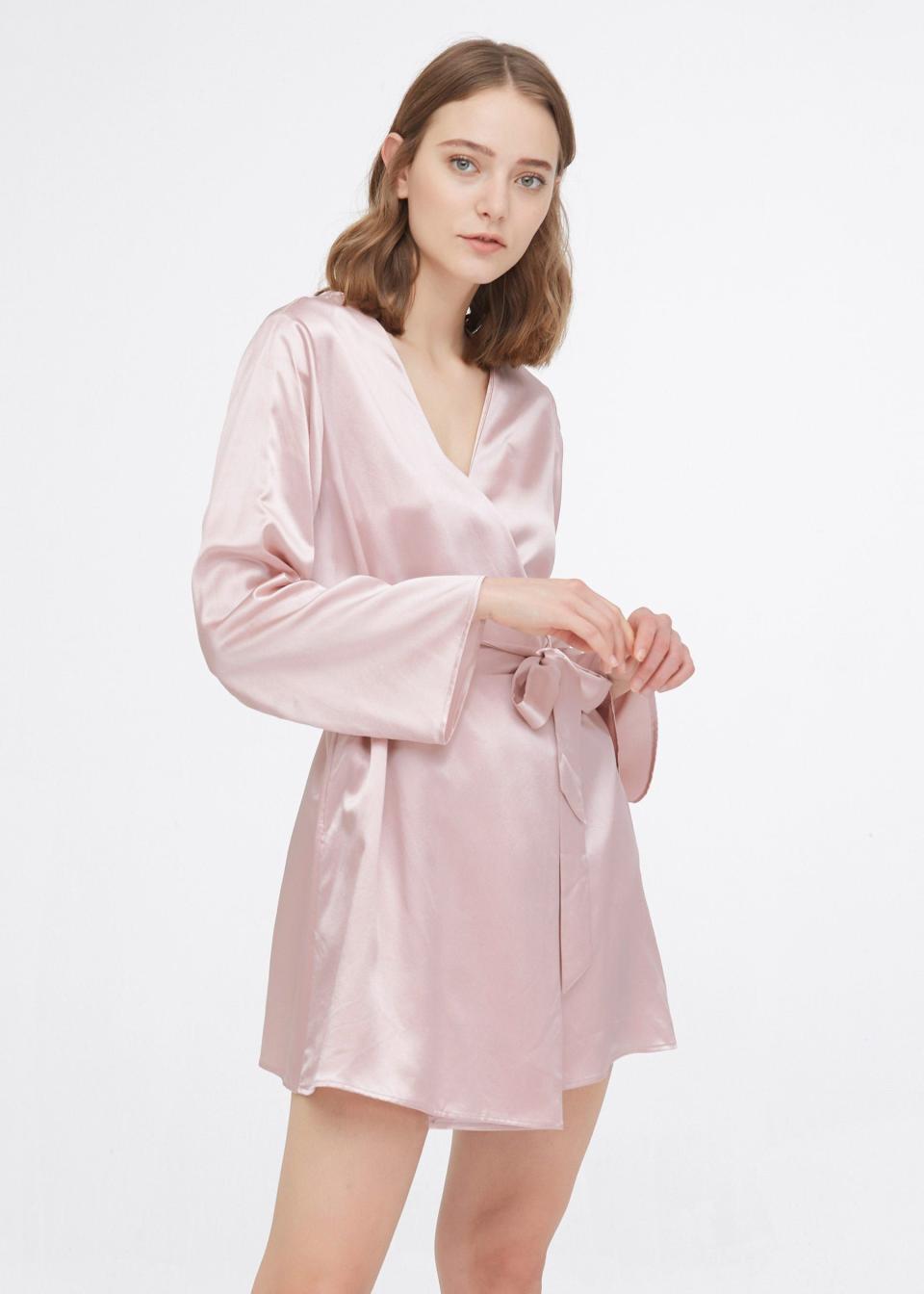 14) 22 Momme Loose Collarless Silk Robe