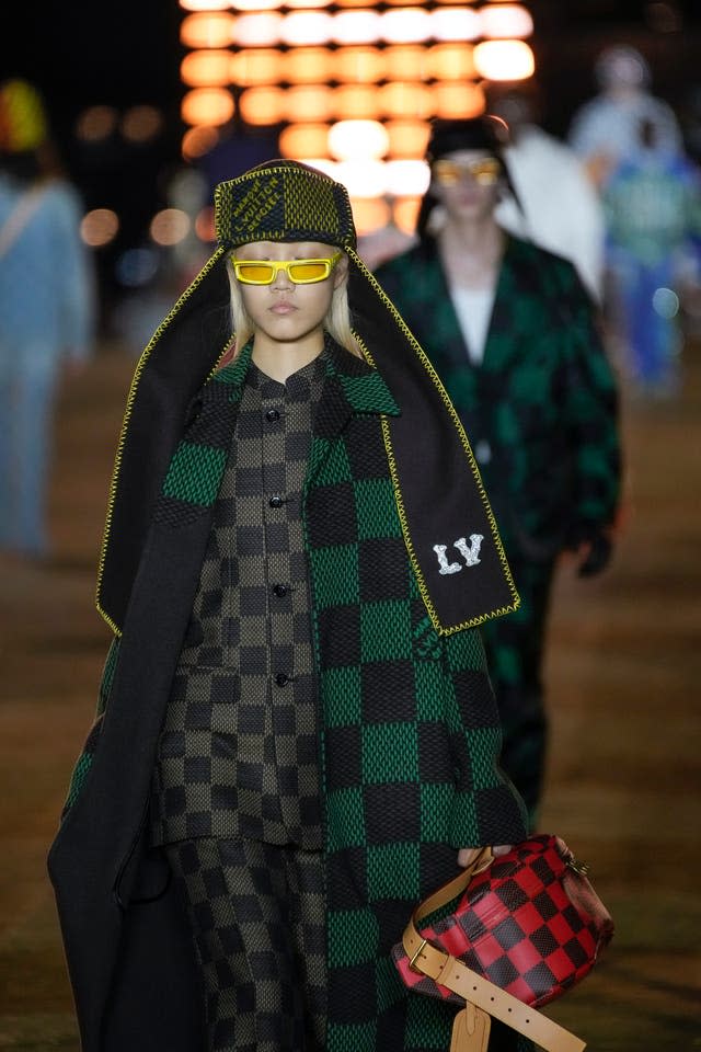 Con Rihanna y Beyoncé en la primera fila, Pharrell Williams debutó al  frente de la línea masculina de Louis Vuitton – GENTE Online