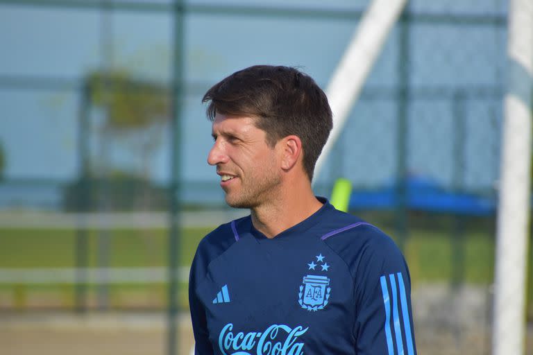 Diego Placente es el entrenador de la selección argentina en el Sudamericano Sub 17