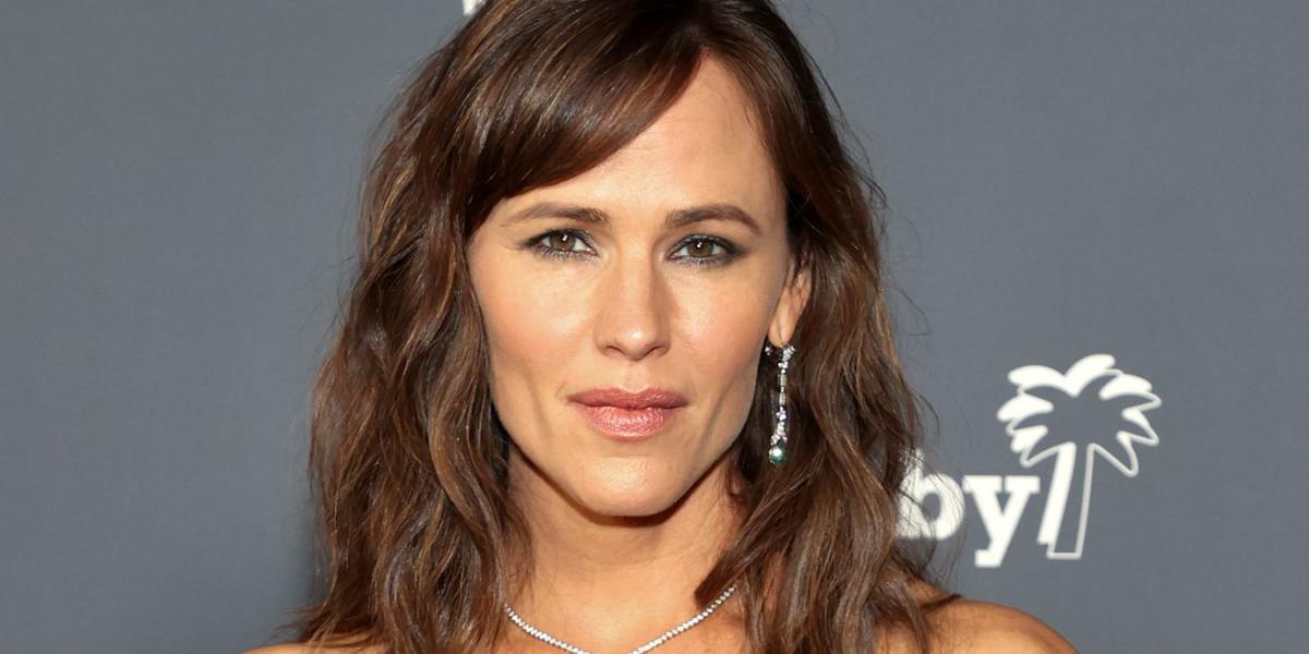 Fans Are Super Concerned for Jennifer Garner After Seeing One of Her Latest  Videos