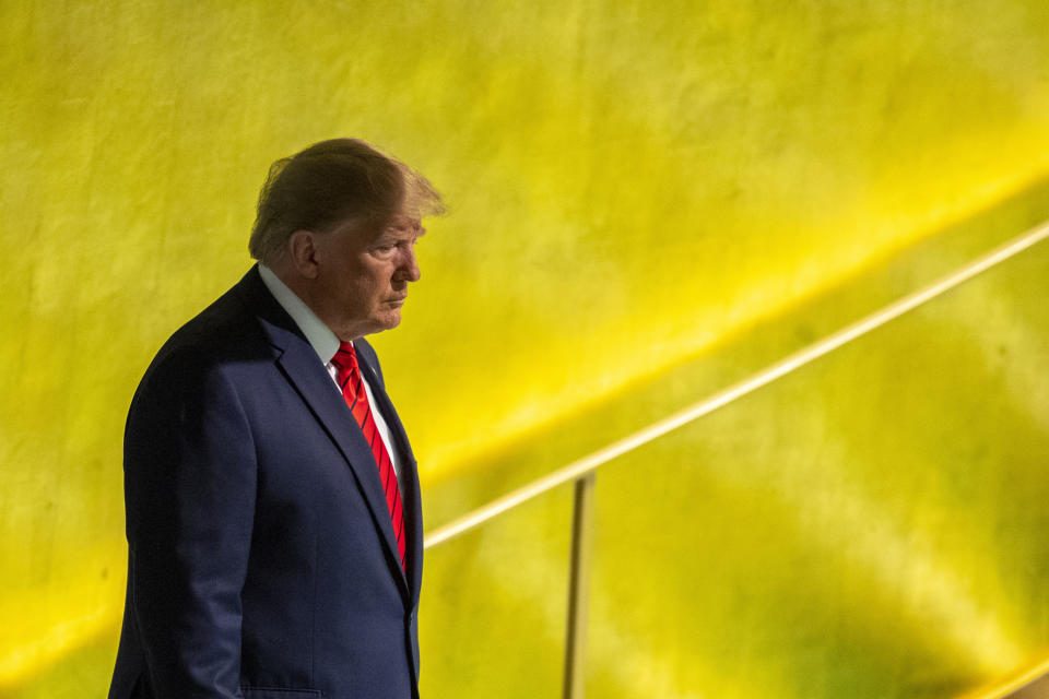 El presidente de Estados Unidos, Donald Trump, se alista para hablar ante la 74ª sesión de la Asamblea General de las Naciones Unidas en la sede de la ONU el martes 24 de septiembre de 2019. (Foto AP/Mary Altaffer)