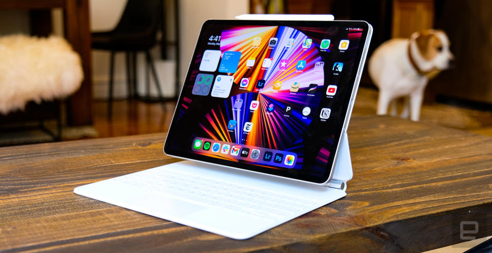 <p>Apple iPad Pro (2021) review photos</p>
