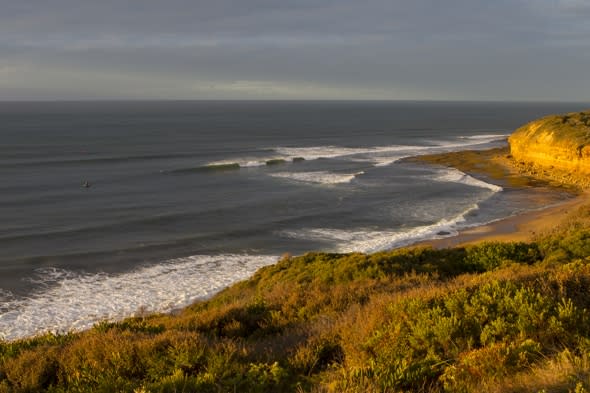 surfer-dies-bells-beach-australia