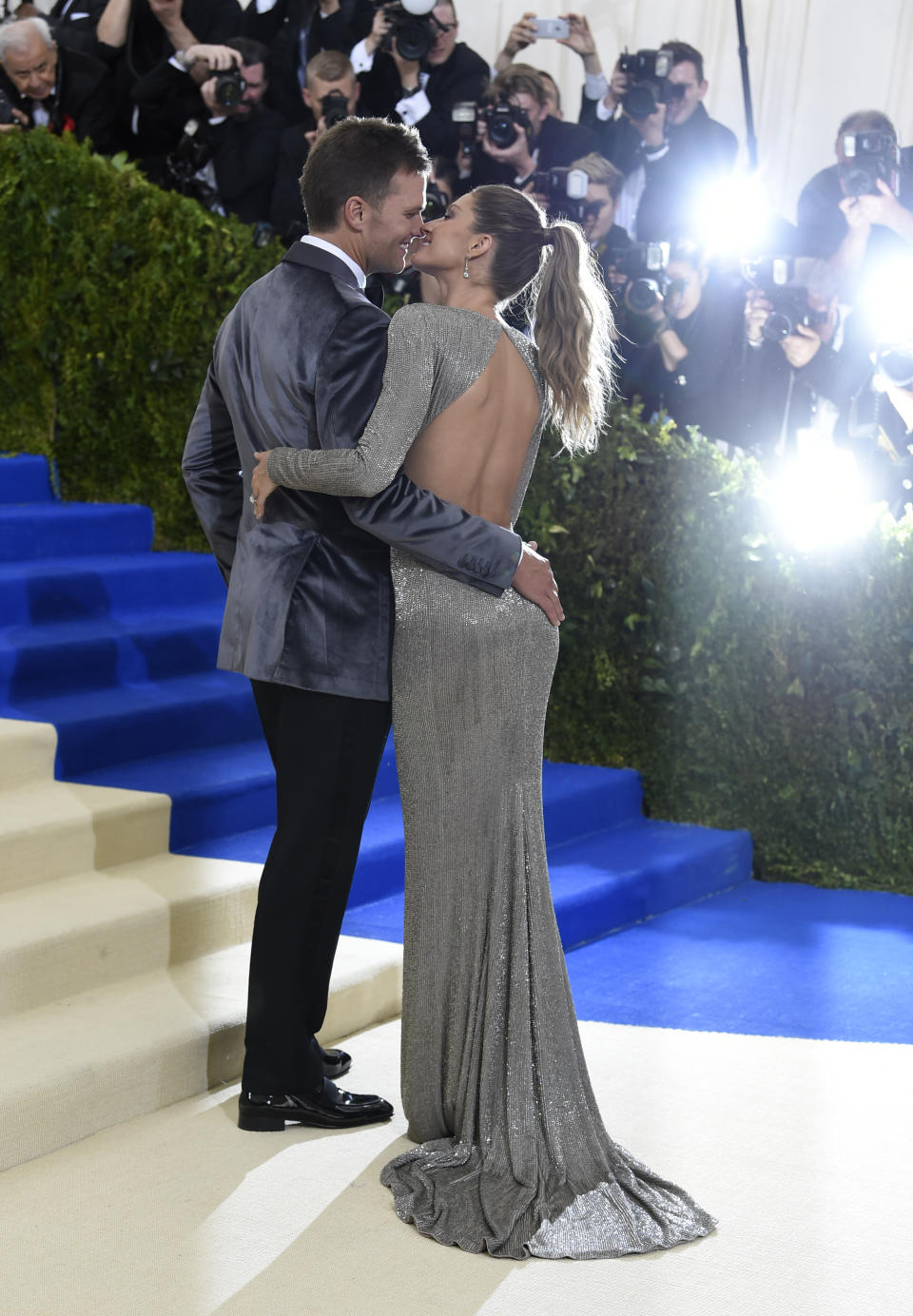 Tom Brady, left, and Gisele Bündchen attend The Metropolitan Museum of Art's Costume Institute benefit gala celebrating the opening of the Rei Kawakubo/Comme des Garçons: Art of the In-Between exhibition on Monday, May 1, 2017, in New York. (Photo by Evan Agostini/Invision/AP)