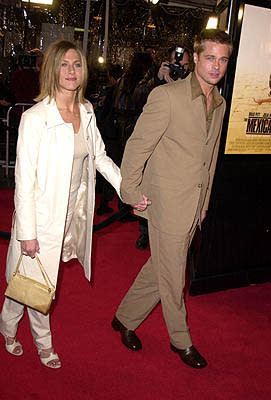 Jennifer Aniston and Brad Pitt at the Mann National Theater premiere of Dreamworks' The Mexican