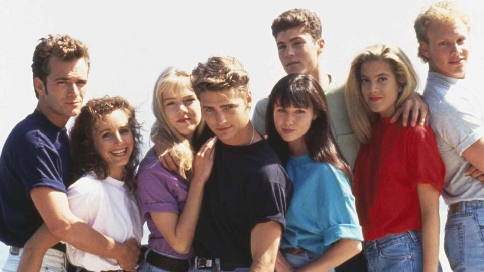 Beverly Hills 90210 Reboot In The Works With The OG Cast And A   49624f269b8365d94a203ab17c4a9127