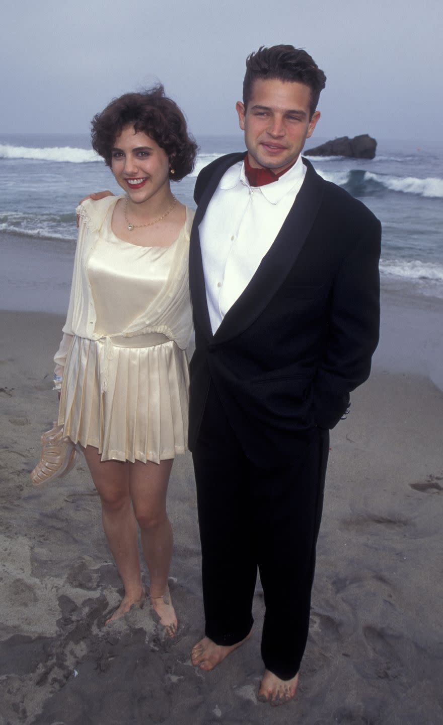 <p>Brittany Murphy (may she rest in peace), and Justin Walker also paired their formal attire with bare feet during the event. </p>