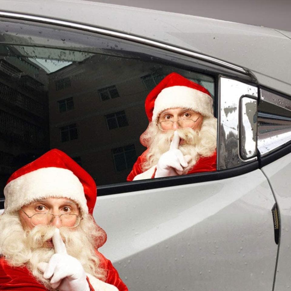 ukkuer santa in car window