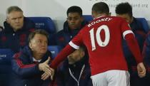 Football - Leicester City v Manchester United - Barclays Premier League - King Power Stadium - 28/11/15 Wayne Rooney with Manchester United manager Louis van Gaal after he was substituted Action Images via Reuters / John Sibley Livepic